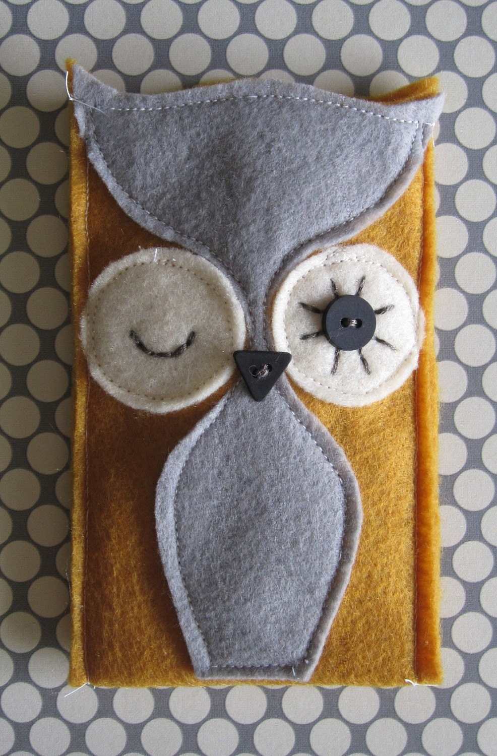 Felt Owl Cozy for iphone