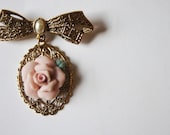 Spring Fashion--Spring Brooch--Gold Brooch--Vintage Jewely--Vintage Gold Bow Brooch and Pink Rose