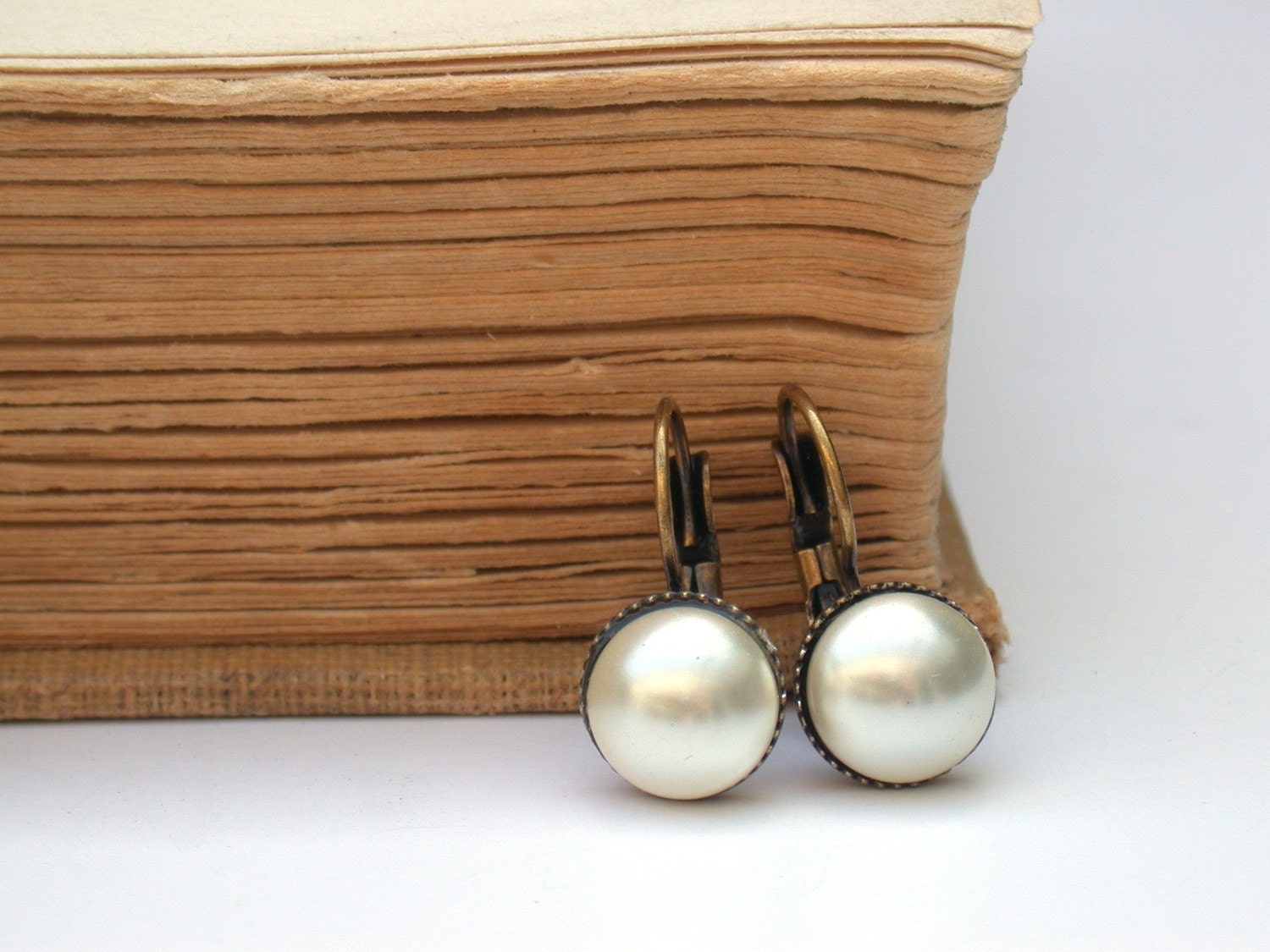 Pearl earrings - Vintage Style Swarovski Pearl  Earrings