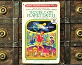 Choose Your Own Adventure 29 - Trouble on Planet Earth - R. A. Montgomery - 1980s paperback illustrated children's science fiction book