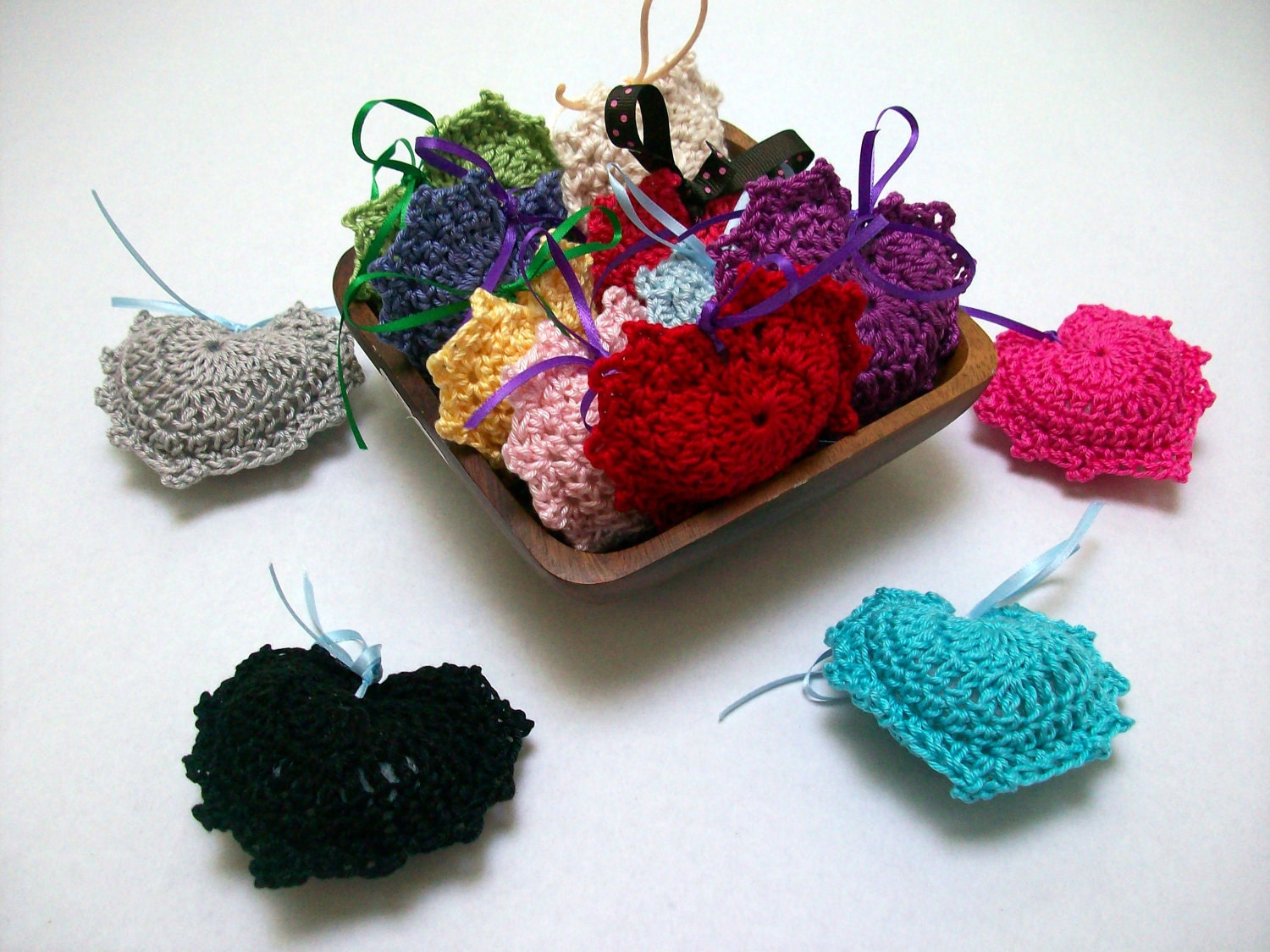 Puffy 13 different colors cotton hearts to any decor,gifts.