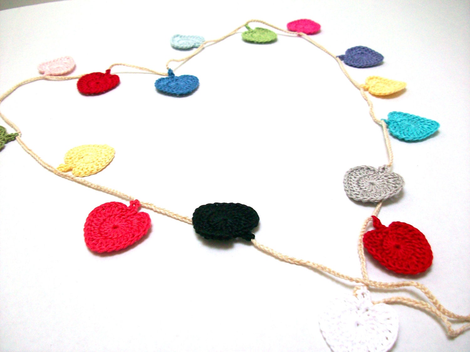 Crochet Hearts Garland - 17 hearts.by Arzu