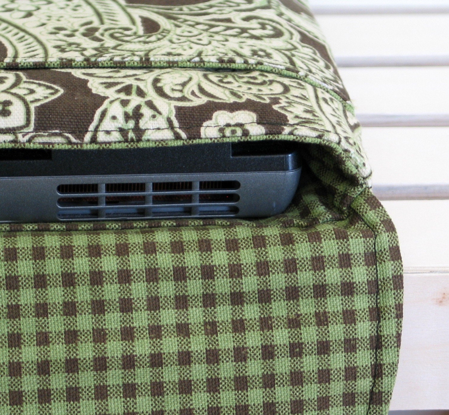 Chocolate Mint Paisley Print Laptop Sleeve