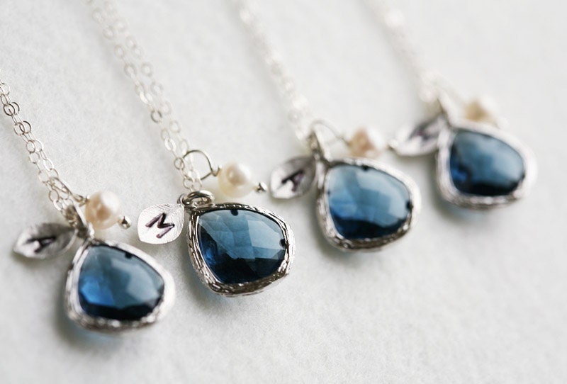 Bridesmaid Gifts, set of 5,Leaf initial,Initial Necklace,Stone in bezel,wedding jewelry, bridal jewelry, bridesmaids jewelry,Pearl