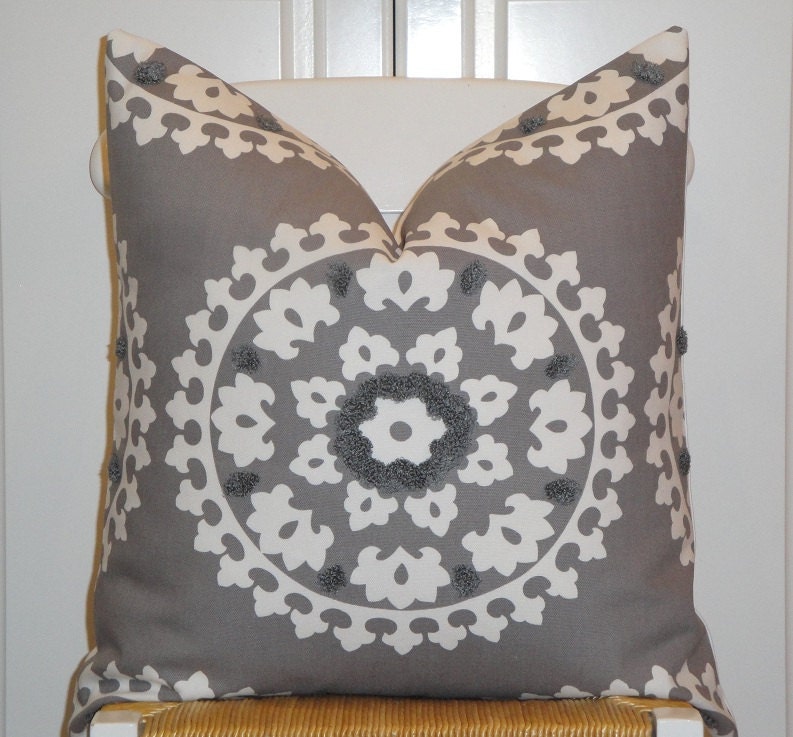Beautiful Decorative Pillow Cover - 20x20 - Embroidery - Throw Pillow - Accent Pillow - Suzani Pillow - Gray - White - Floral