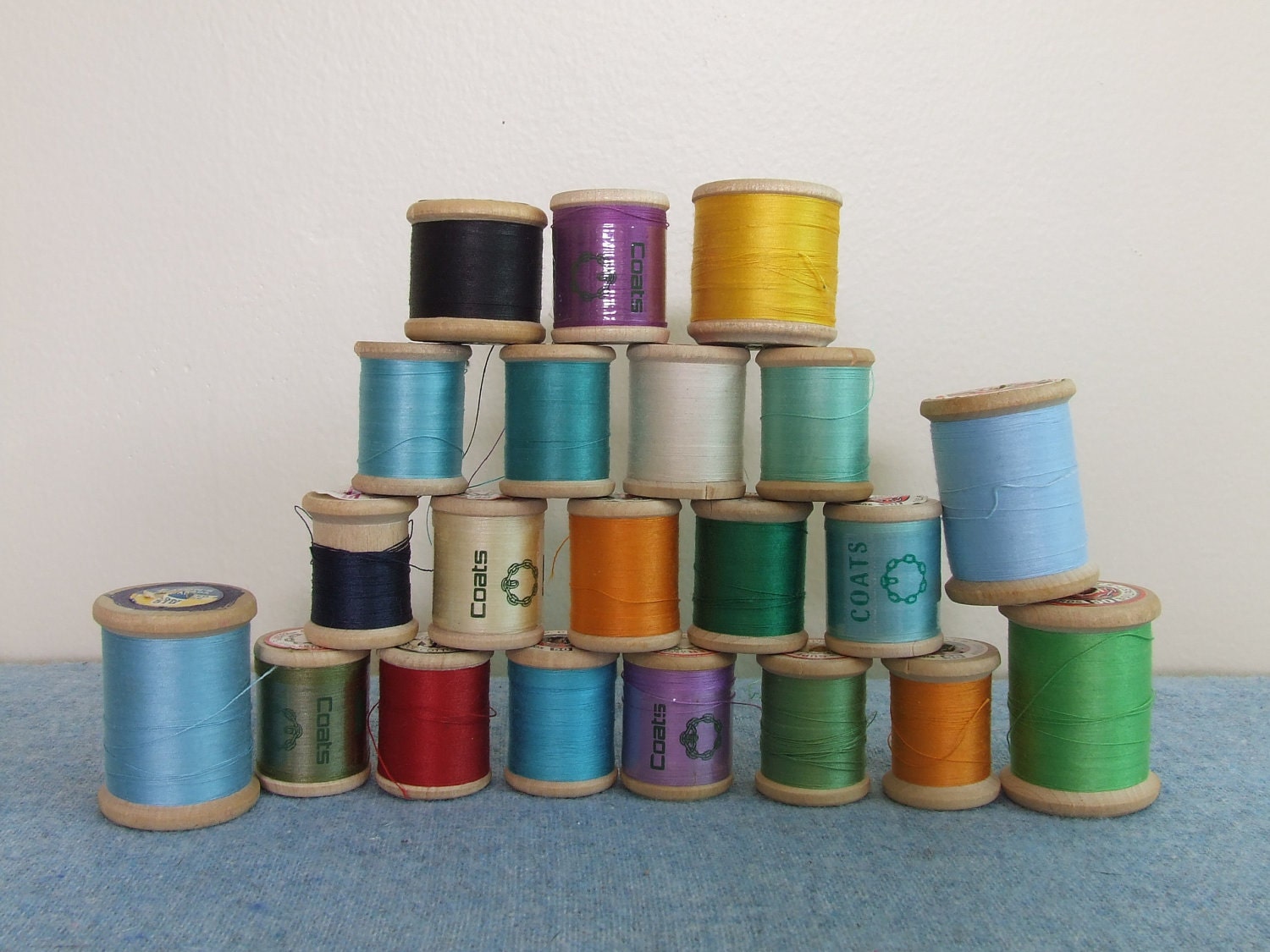 Vintage Thread - 21 Wooden Spools