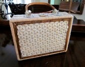Beautiful vintage flower bakelite and rattan handbag