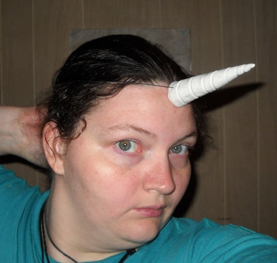 White Tie-on Unicorn Horn