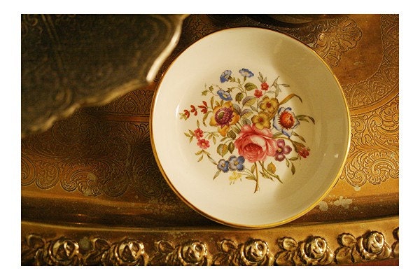 Avon Vintage Floral Keepsake Dish