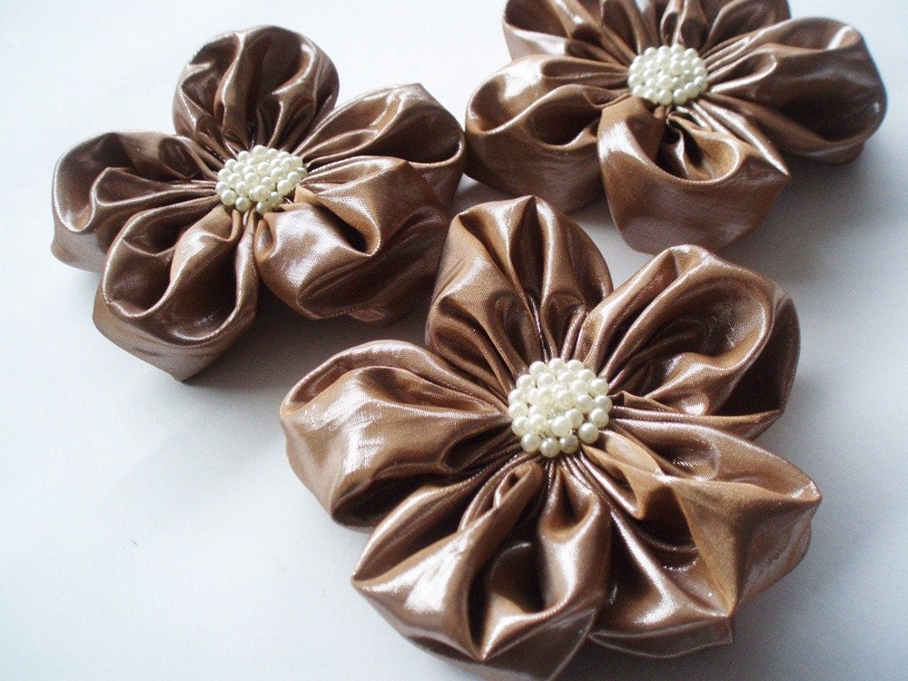 Taupe Vinyl Like Fabric Flower Appliques Embellishments(3 pcs)