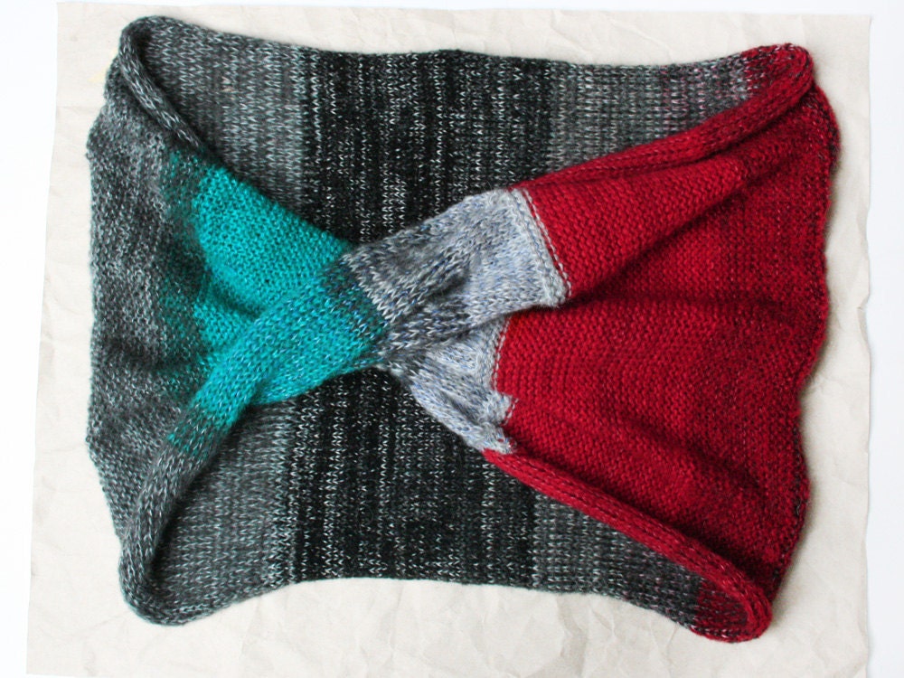 Shawl Scarf - Red Light Green Light