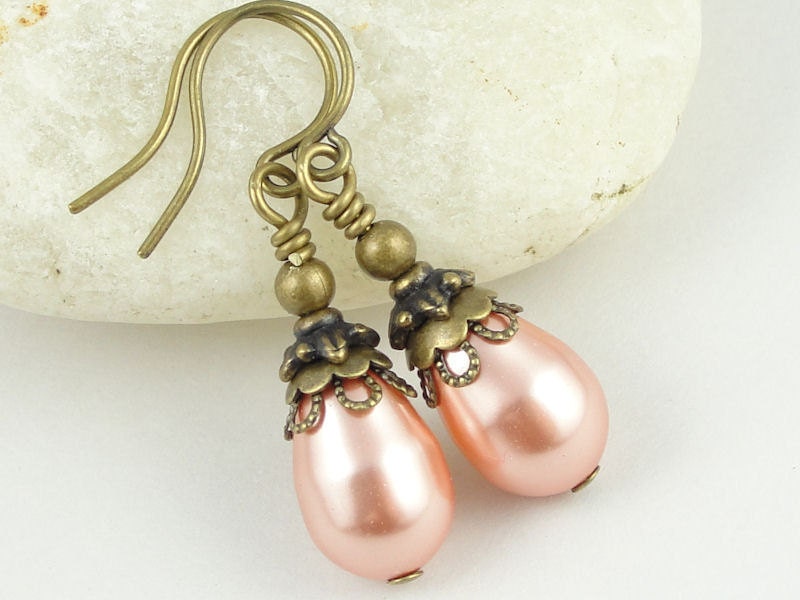 Bridesmaid Jewelry Pearls Earrings Custom Beaded Jewelry Bridal Jewelry Rose Peach Antique Brass Vintage Inspired Vintage Style