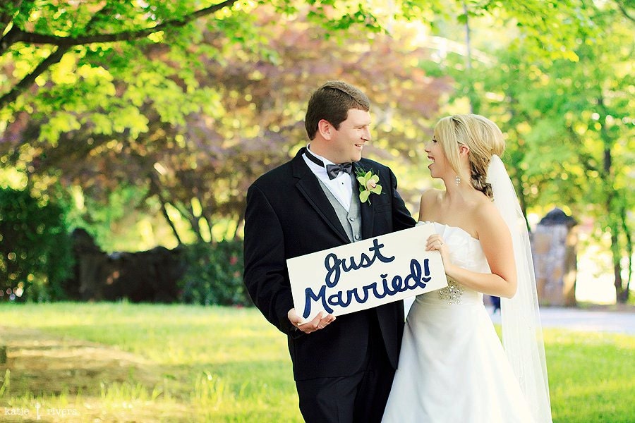 Large Just Married Sign - photo prop - wedding signs - wedding photography prop - wedding props
