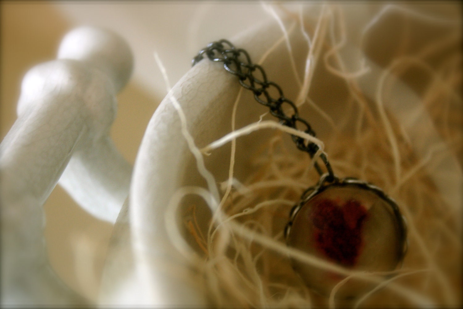 glow heart necklace
