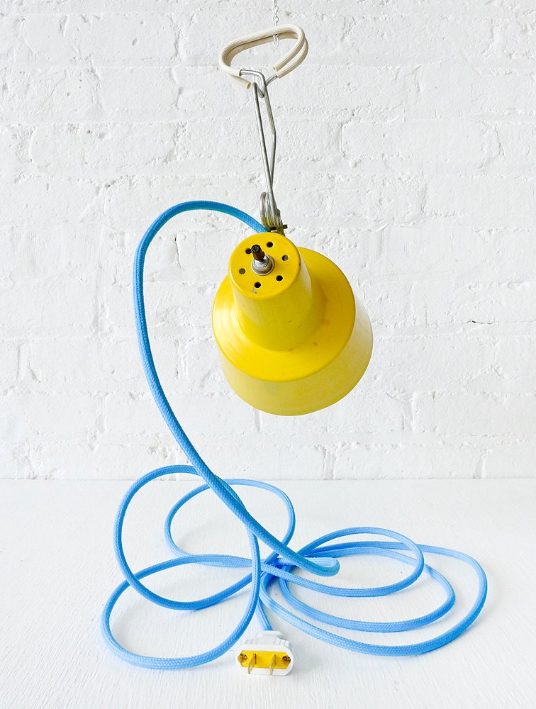 Vintage Clip Light - Retro Work Lamp w/ Blue Color Cord
