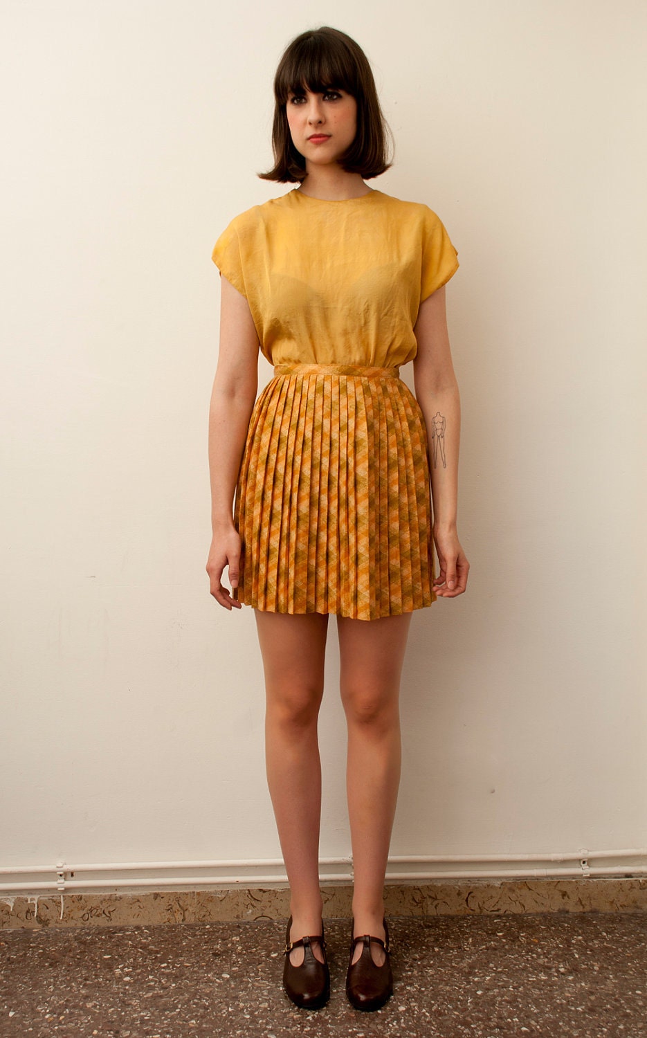 Size L geometric pattern mustard multicolor pleated mini Skirt NOS Vintage