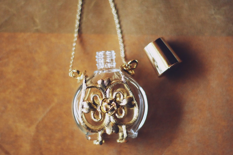 gold perfume bottle necklace (16k gold plated chain)