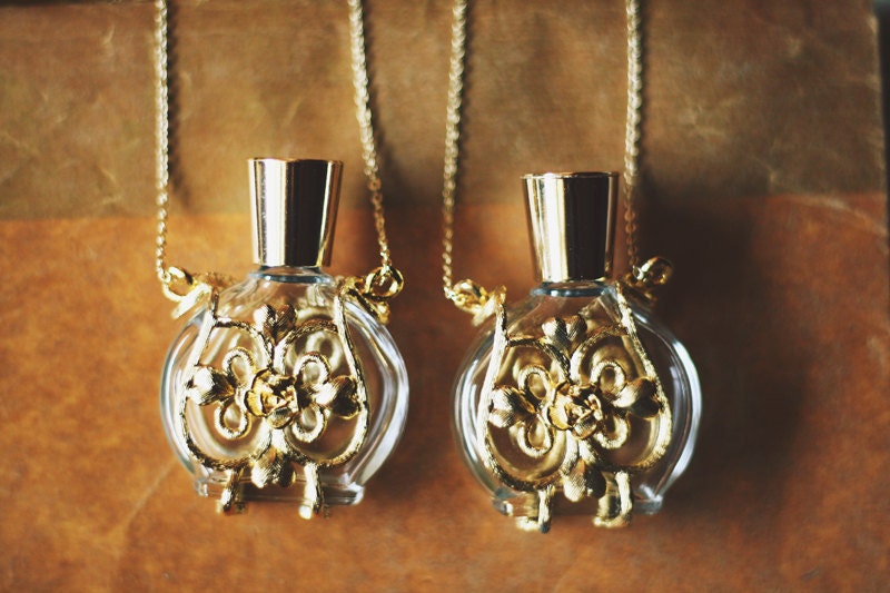 gold perfume bottle necklace (16k gold plated chain)