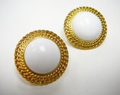 Vintage White round circle Goldtone Gold tone pierced earrings