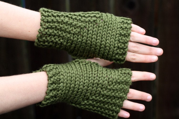 Skyscraper Mitts - Merino Wool - Olive Green