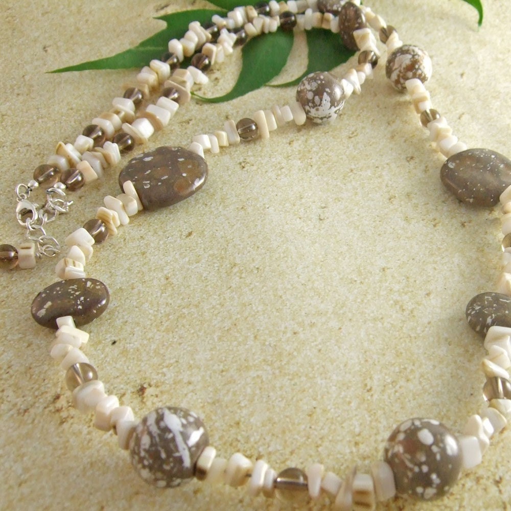 Brown Kazuri Beads and Mother of Pearl Necklace Set