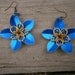 Everlasting Flower earrings in gold and blue