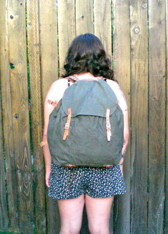 Vintage 1950's Military Army Rucksack Backpack w/ Metal Frame and Leather Straps