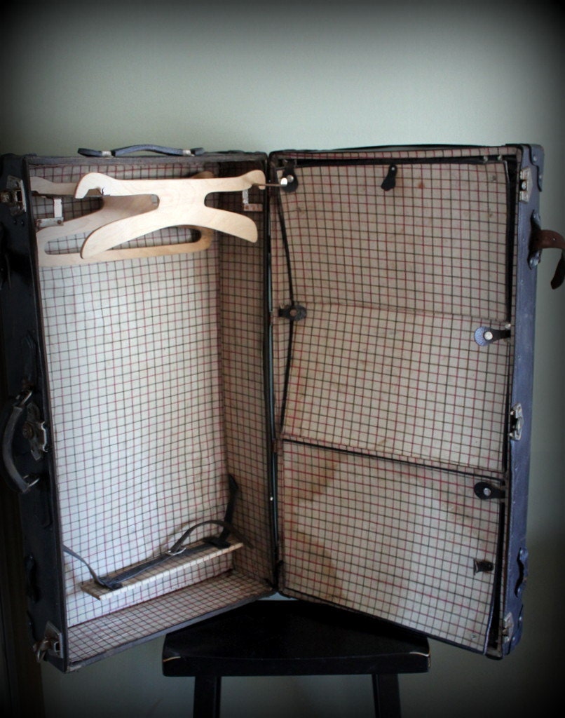 Vintage Black Suitcase Extra Large