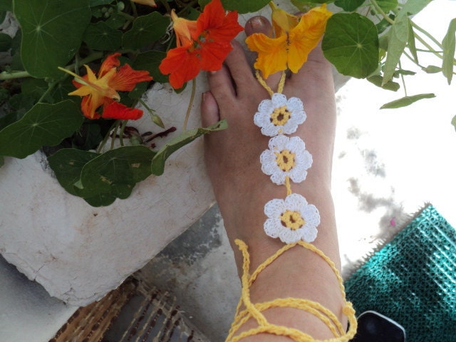 Barefoot Sandal Daisy Crochet,  Knitted , Sexy Foot Jewelry,Anklet,Cuff,Gypsy,Yoga,Thong,Nude,Bridal,Beach,Summer, Lace Sandals.