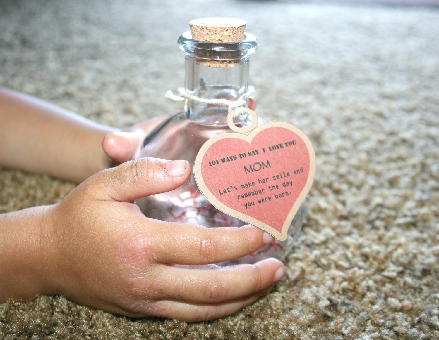 Gift for MOM 101 notes of thanks & love for Mom corked bottle with messages Personalized Creative Gift just for mommy.