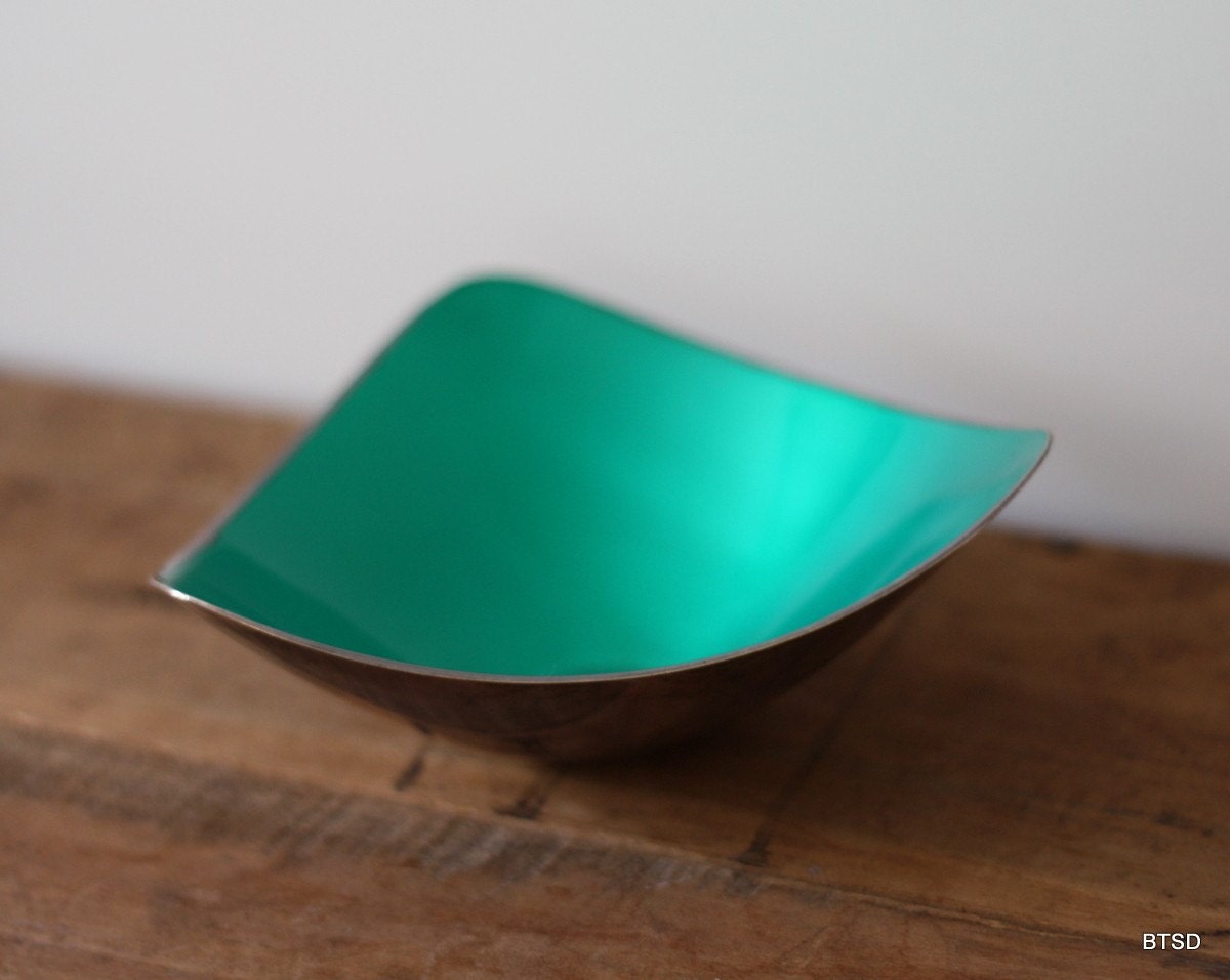VINTAGE GREEN ENAMEL REED AND BARTON 241 SMALL BOWL