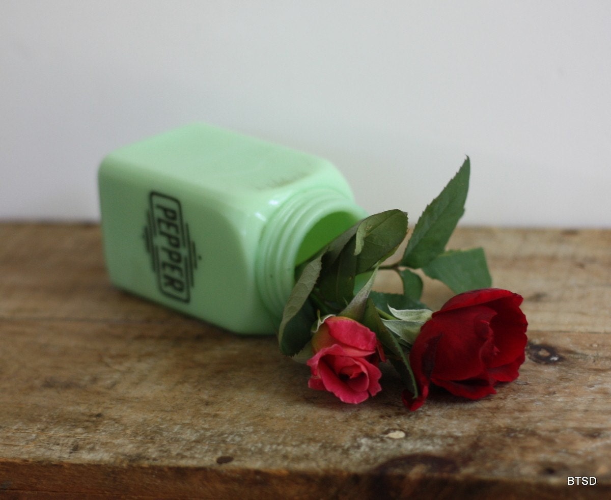 Vintage Jadeite Jadite Antique Pepper Shaker