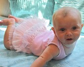 Baby FRILL BLOOMERS pants PDF SeWiNg PaTtERn tutorial boys girls Newborn to 18 months