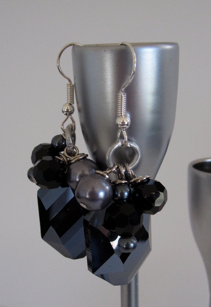 Sparkly Gray and Black Earring