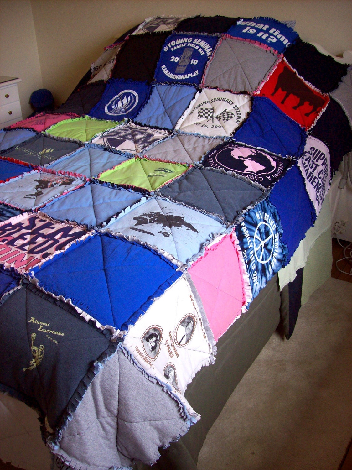 Custom T Shirt Quilt Made From Your Own Tees / Made to Order / Raggedy Coverlet / Recycled / Upcycled / Graduation / Holiday Gift / ohzie