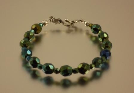 Single Strand Iris Green Bracelet