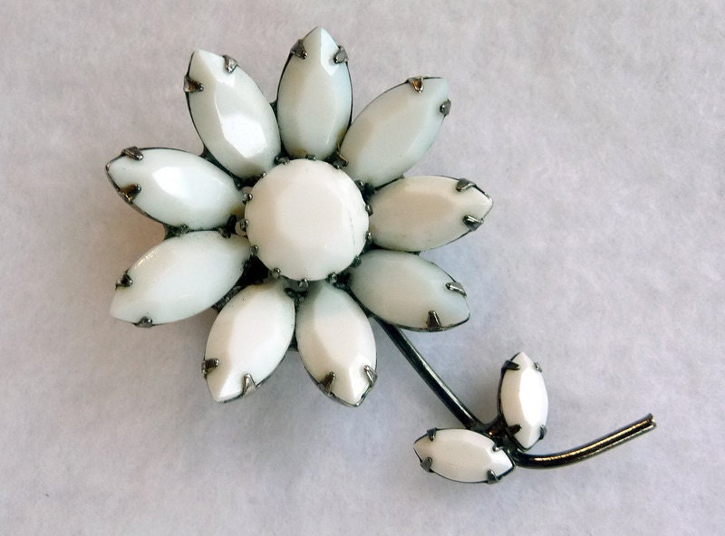 Reserved for VZ - Milk Glass White Summer Daisy Flower Power Brooch