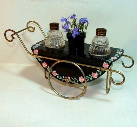 World's Smallest FLOWER CART 1950's Salt Shaker Stand