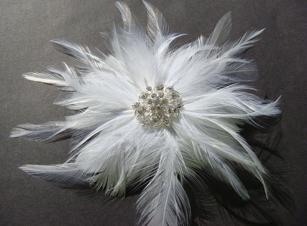 Bridal White Feather Flower with sparkling vintage style rhinestone centerpiece / white feather fascinator / feather clip and brooch pin