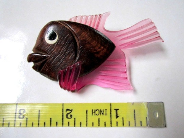 Vintage  Almost 3" BIG Carved Pink Lucite and Wood Fish Brooch Pin 1940's Collectable