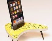 iPod dock. iPhone docking station. YELLOW ZigZag boomerang table to charge and sync your iToy. Radically retro. FAST SHIPPING. 39