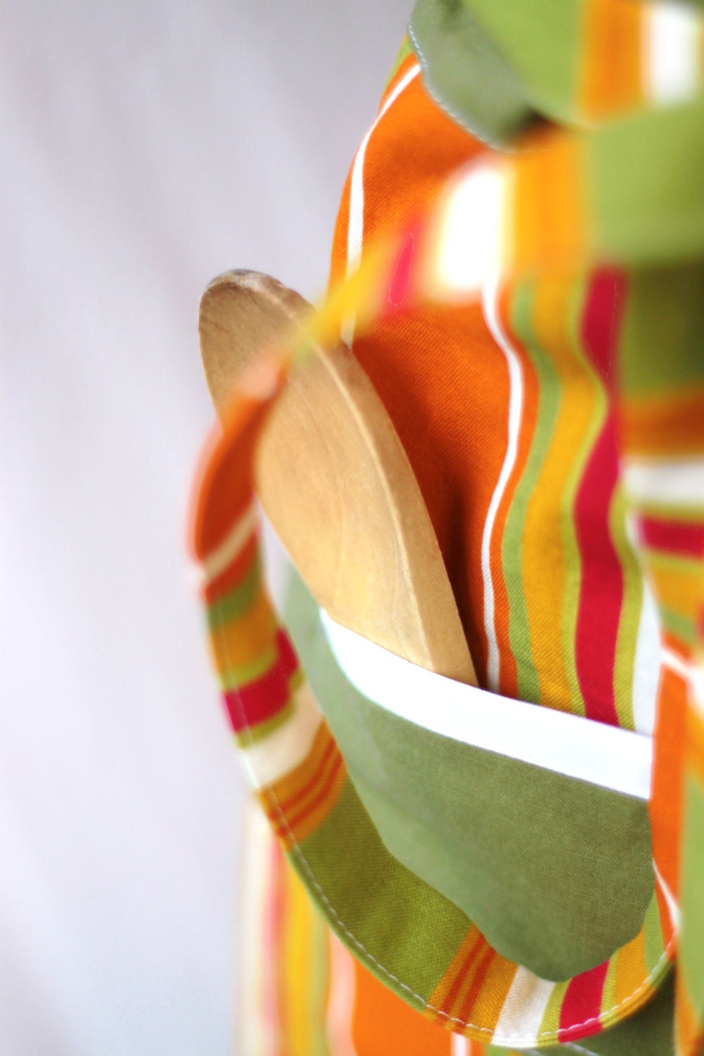 Modern Manhattan Bistro Apron for gentlemen and ladies alike.