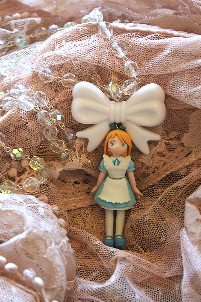 Alice necklace