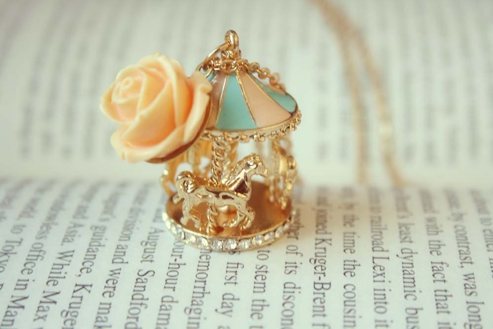 Carousel necklace