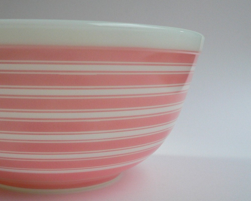 Pyrex pink stripes mixing bowl