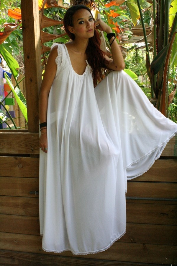 Bridal Nightgown Wedding Lingerie Full Swing White Nylon Waiting in the Shadows of Moonlight Honeymoon Romance Nightgown