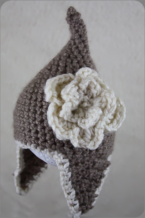 CROCHET PATTERN, Pixie Elf Gnome Beanie with Flower PDF size 0-3 month