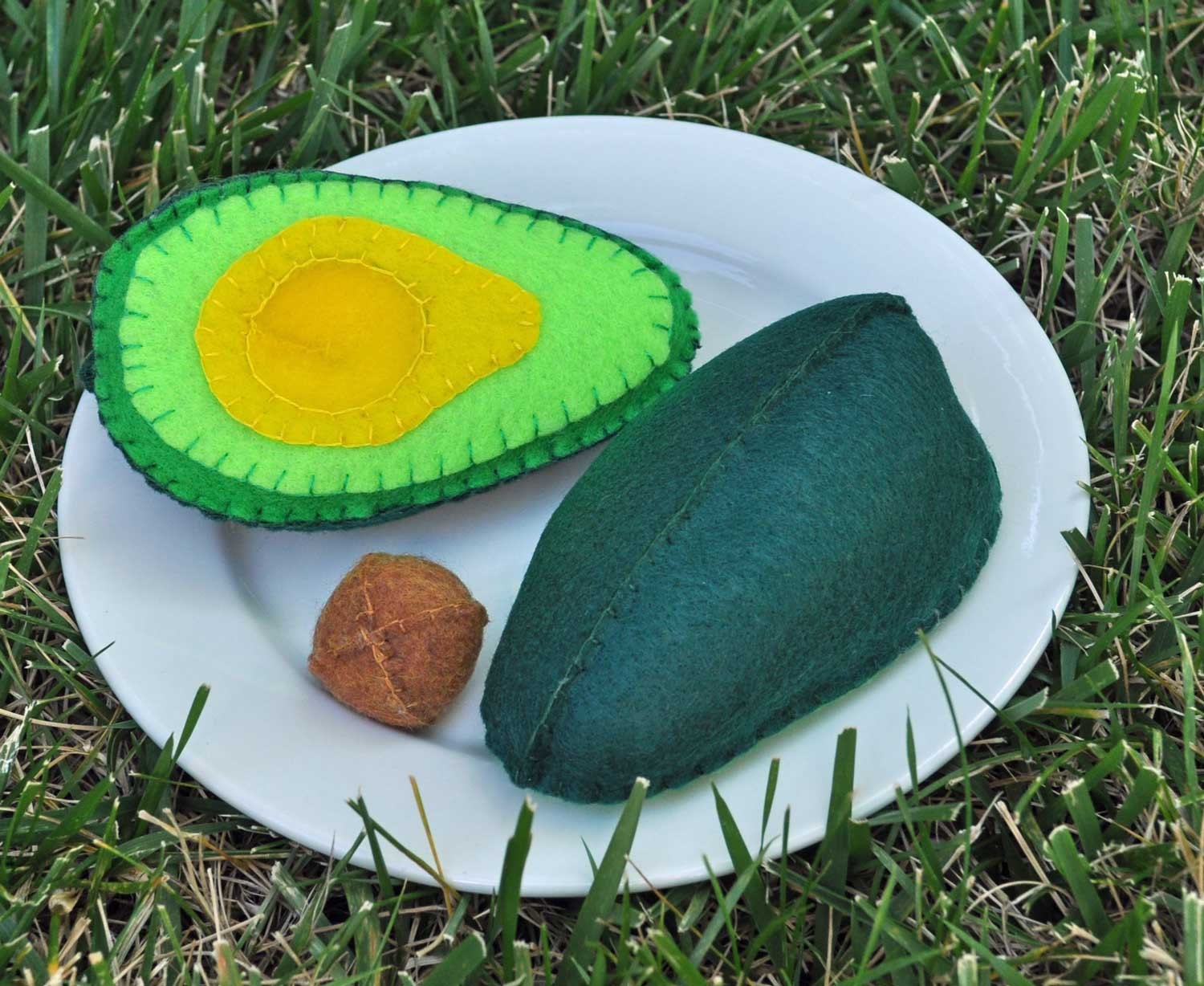 Felt Food Avocado Halves with Removable Pit