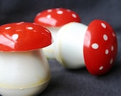 Playing mushroom. Vintage French game. - MademoiselleChipotte