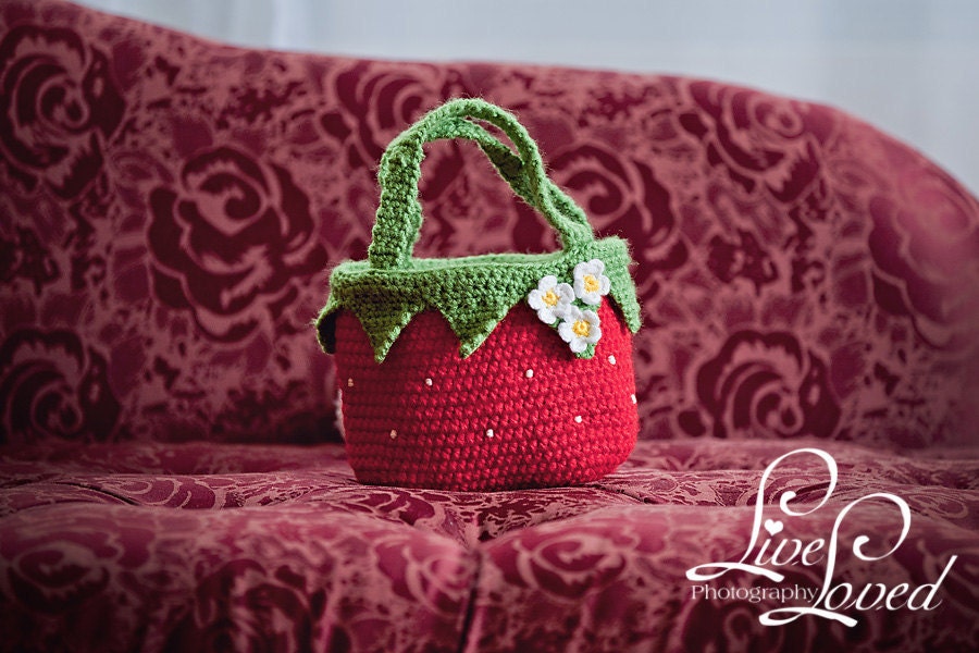 Download PDF crochet pattern - Strawberry bag